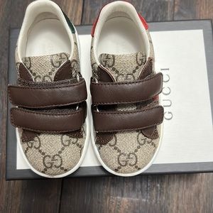 Gucci infant sneakers size 21 worn twice